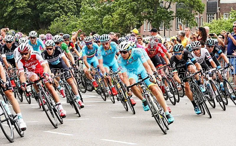 视频编辑大师技巧：如何将运动赛事精彩片段无缝拼接